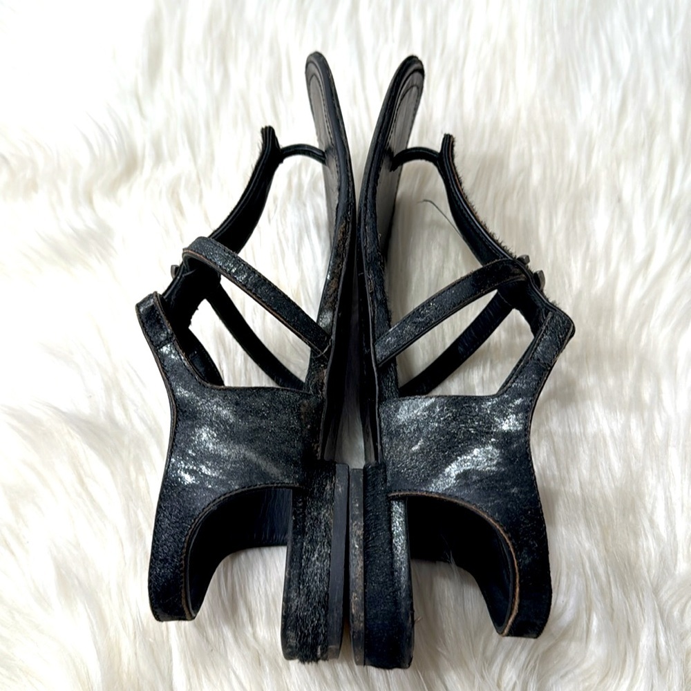 CHANEL Interocking CC Logo T-Strap Sandals - Picture 3 of 16